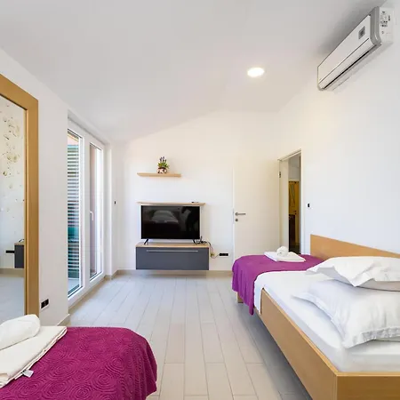 Artorius Villa Veli Iž