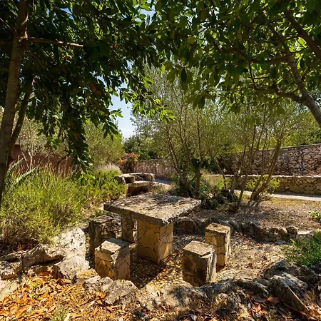 Artorius Villa *